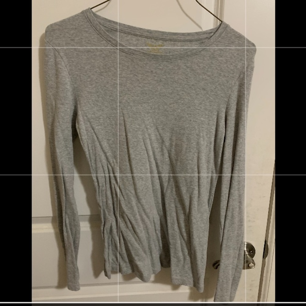 Long sleeve gray shirt